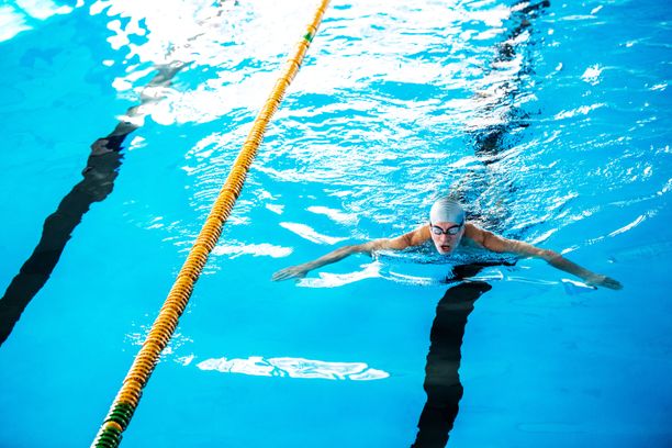 Jos syke on kävellessä 110 ja uidessa sama, niin uinnissa on suurempi rasitus, koska maksimisyke on vedessä huomattavasti alhaisempi.
